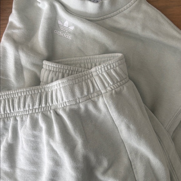 Adidas Mint Green Crewneck Sweatshirt - Picture 12 of 12